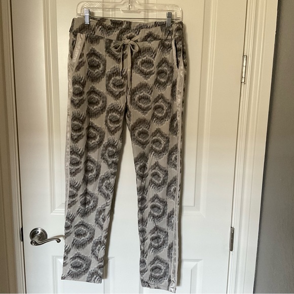 EUC Brand Bazaar Jogger, O/S - Picture 1 of 5